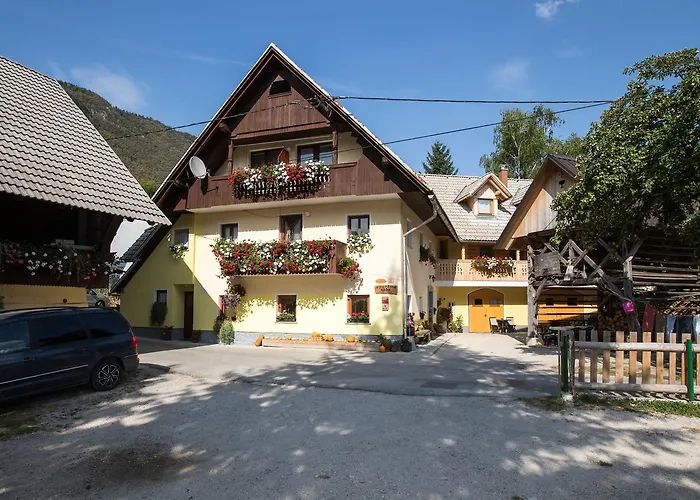 Farmhouse Pri Miklavu